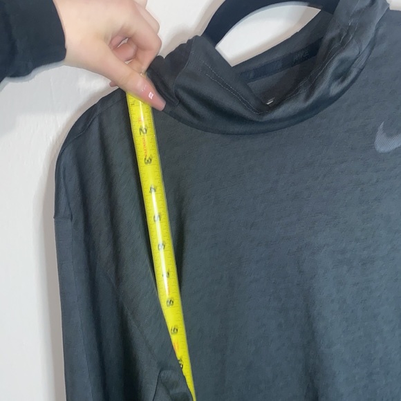 🌷Nike grey hoodie! - Picture 5 of 8